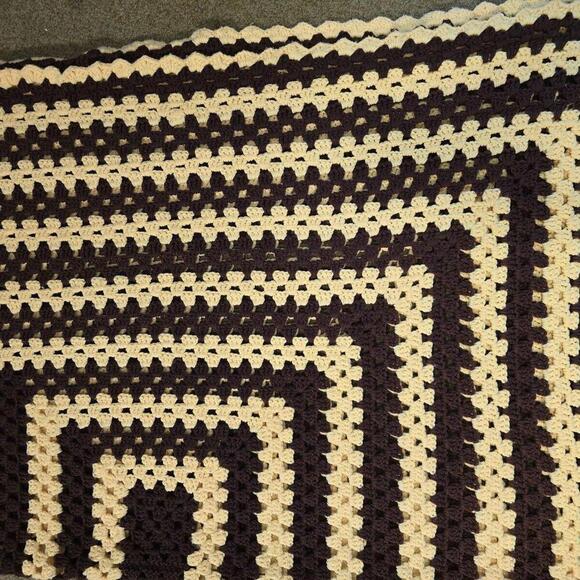 Vtg Crochet Knit Afghan Quilt Blanket Rectangle  Country Cottage Granny 72"x56" - Picture 11 of 14